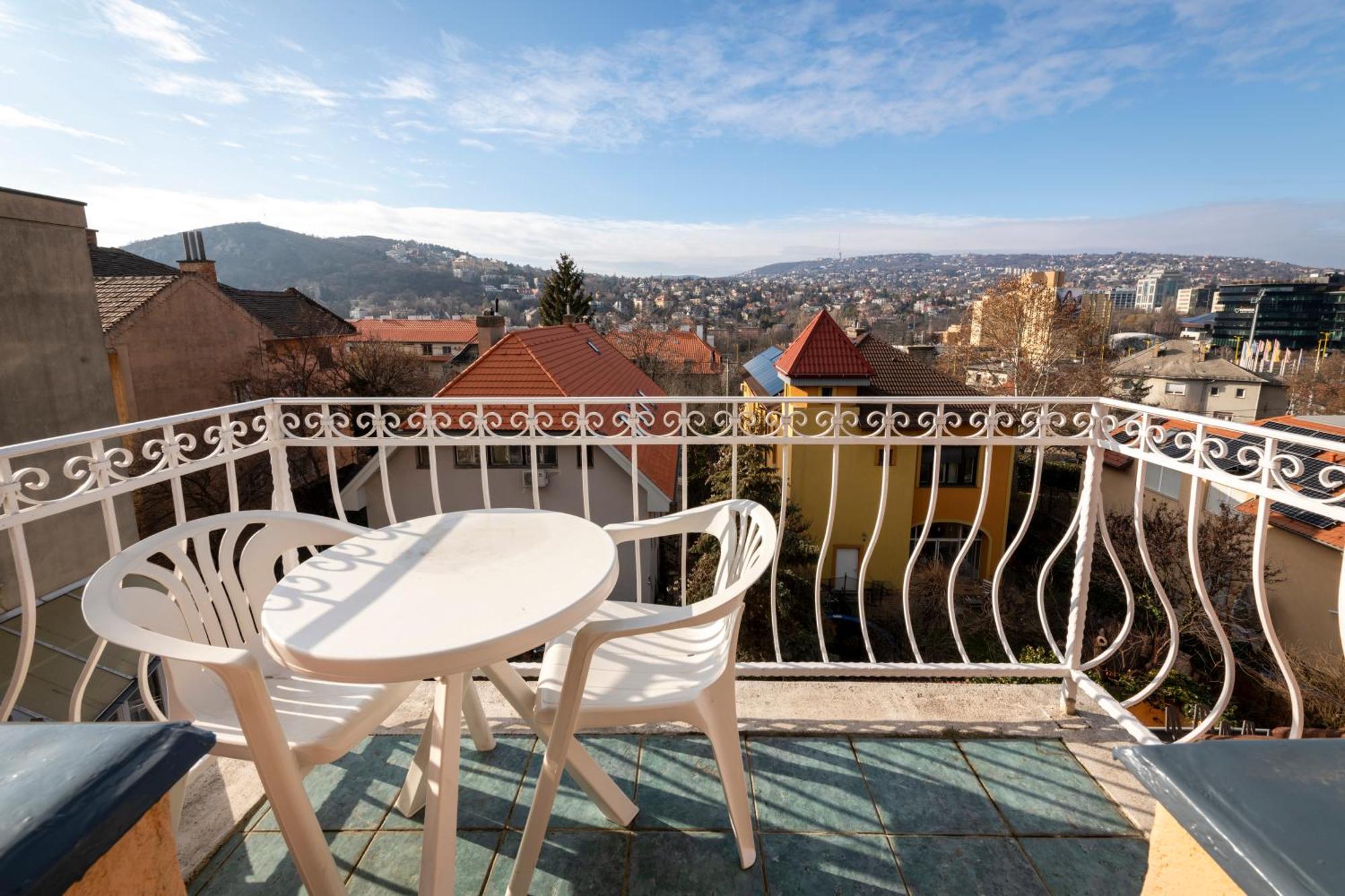 Hotel Kristal Gellert Hill Budapesta Exterior foto